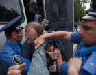 Організатора антиклерикальної акції під Мистецьким Арсеналом визнано невинуватим у вчиненні правопорушення