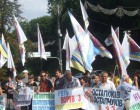 Железнодорожники пикетировали Кабмин, требуя социальных гарантий