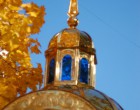 “Свободівець” самочинно встановлює культові споруди на дитячих майданчиках